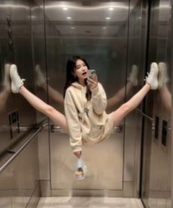 AI生成电梯一字马美女制作教程，条条流量上万，别再在外面被割韭菜了，全流程实操-学习笔记资源库